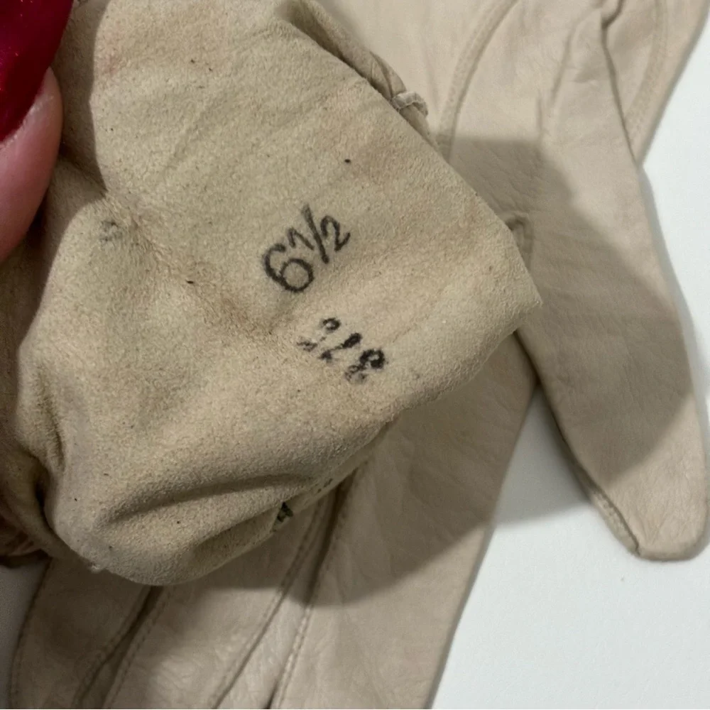 Leather gloves cream made in France size 6.5